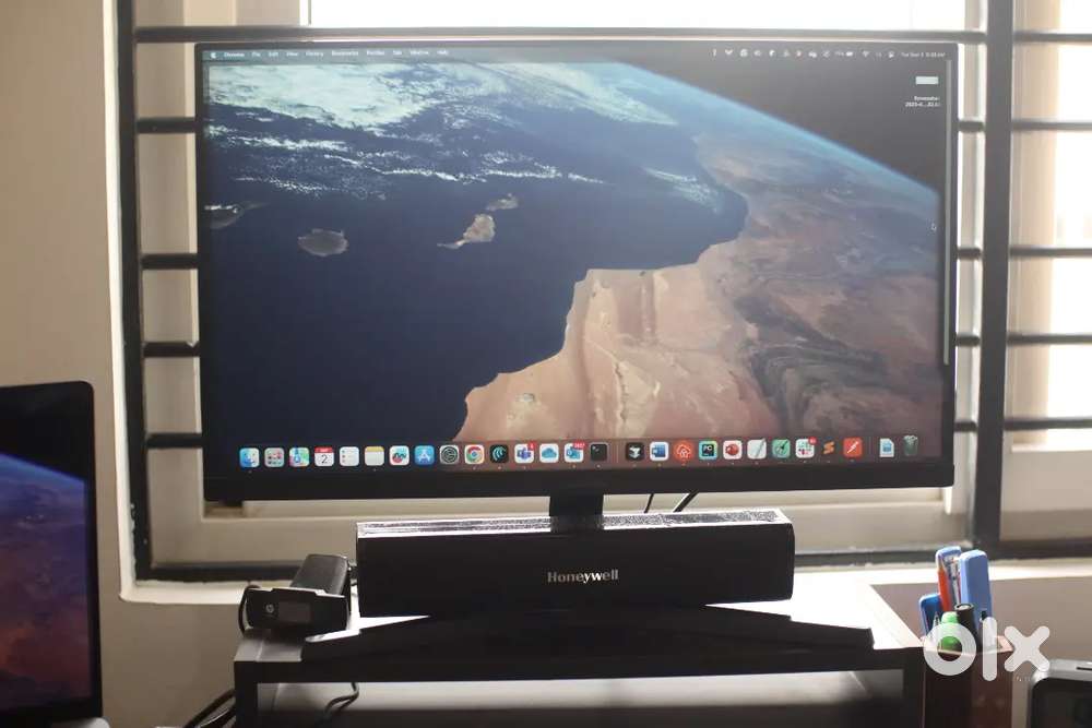 Samsung Monitor 24 inch IPS Full HD