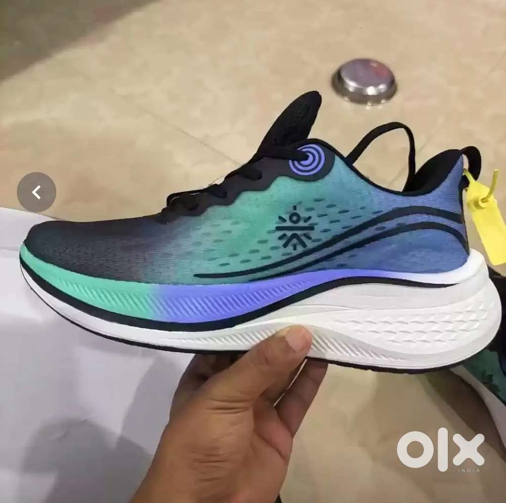 Cult brand  running shoe