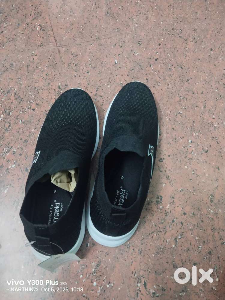 shoe black colour shoes