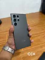 Samsung galaxy S24 ultra with all accessories