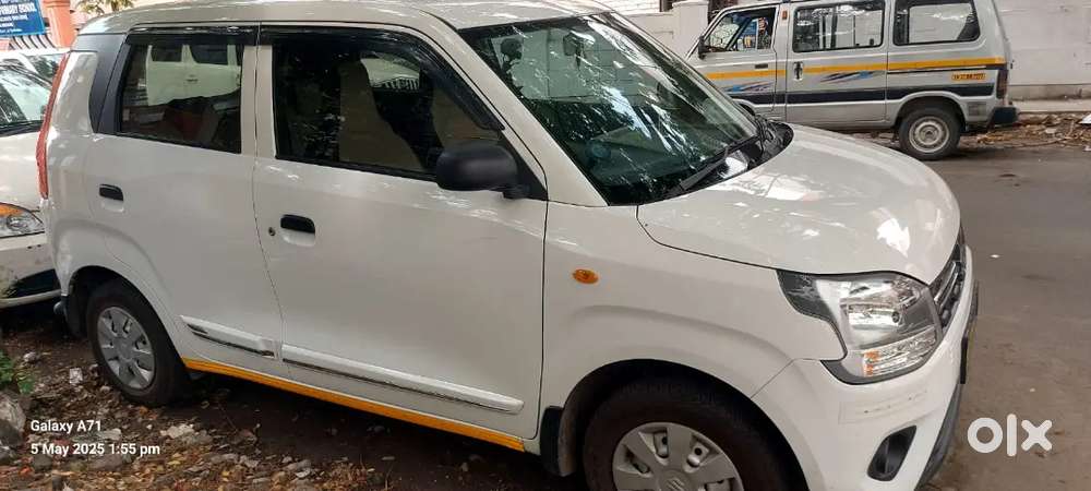 Red and go taxi driver wanted