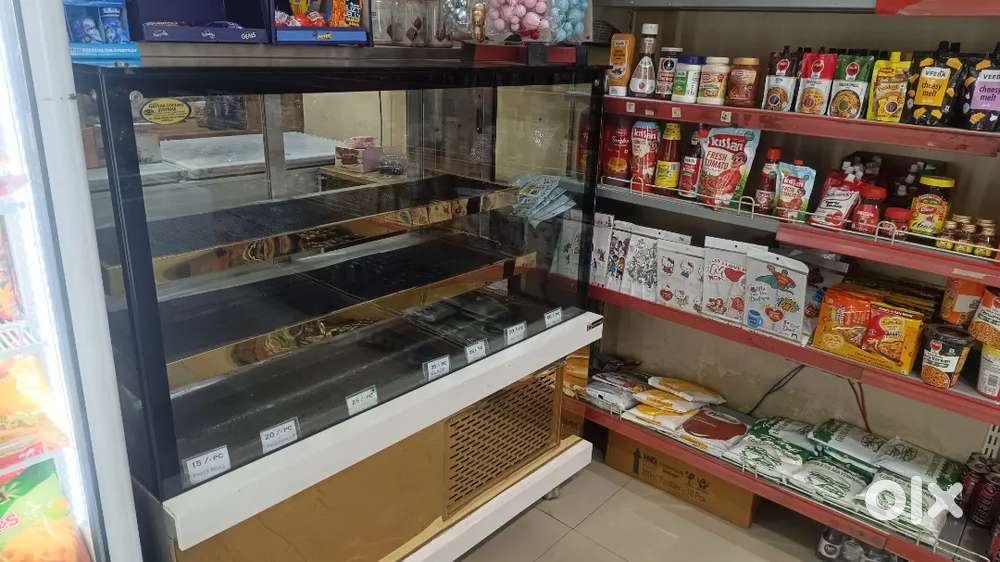 Display fridge for bakery and sweet