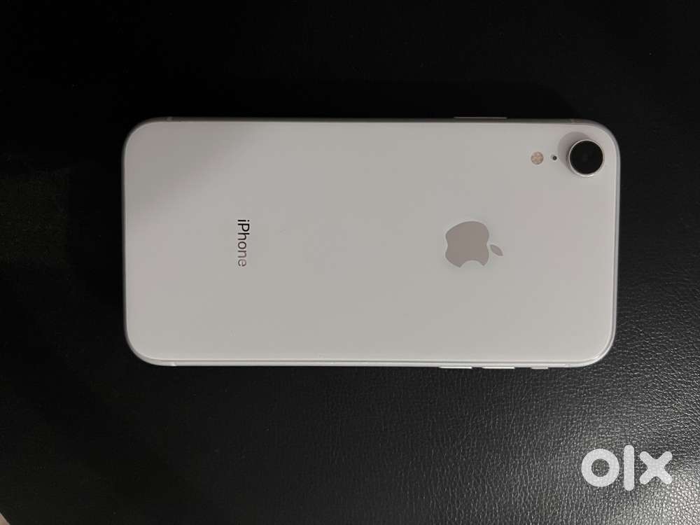Excellent condition iPhone XR in white colour