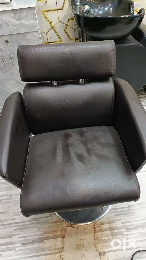 Saloon 3 Chear with masage machine