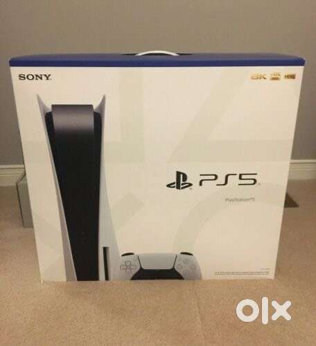 Ps5 standard edition with two controllers