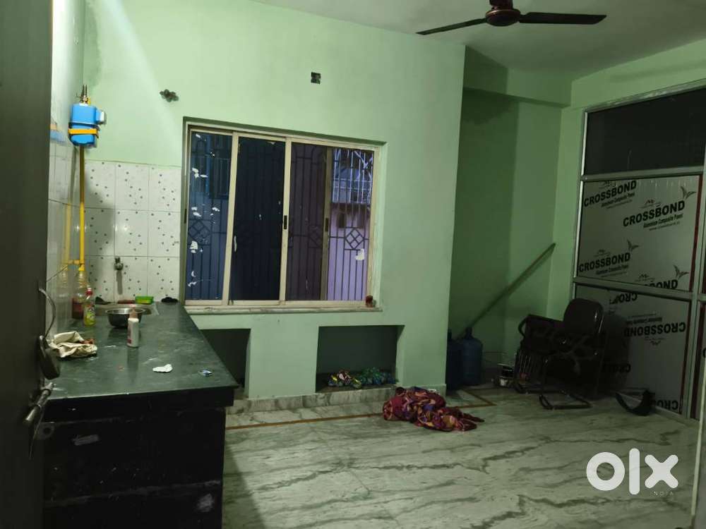 Well-maintained and spacious 1 Room with an attached kitchen. Morabad