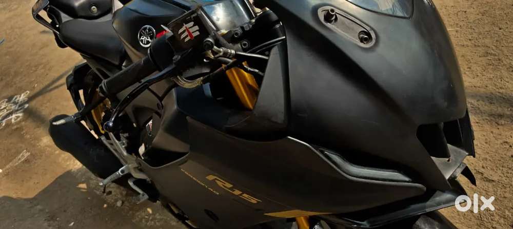 Yamaha r15 v4