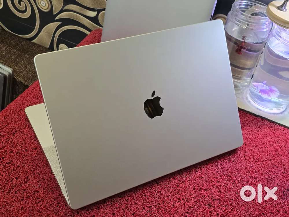 M1 PRO  Apple Macbook 16inch 16gb 512gb SSD  Retina XDR Display