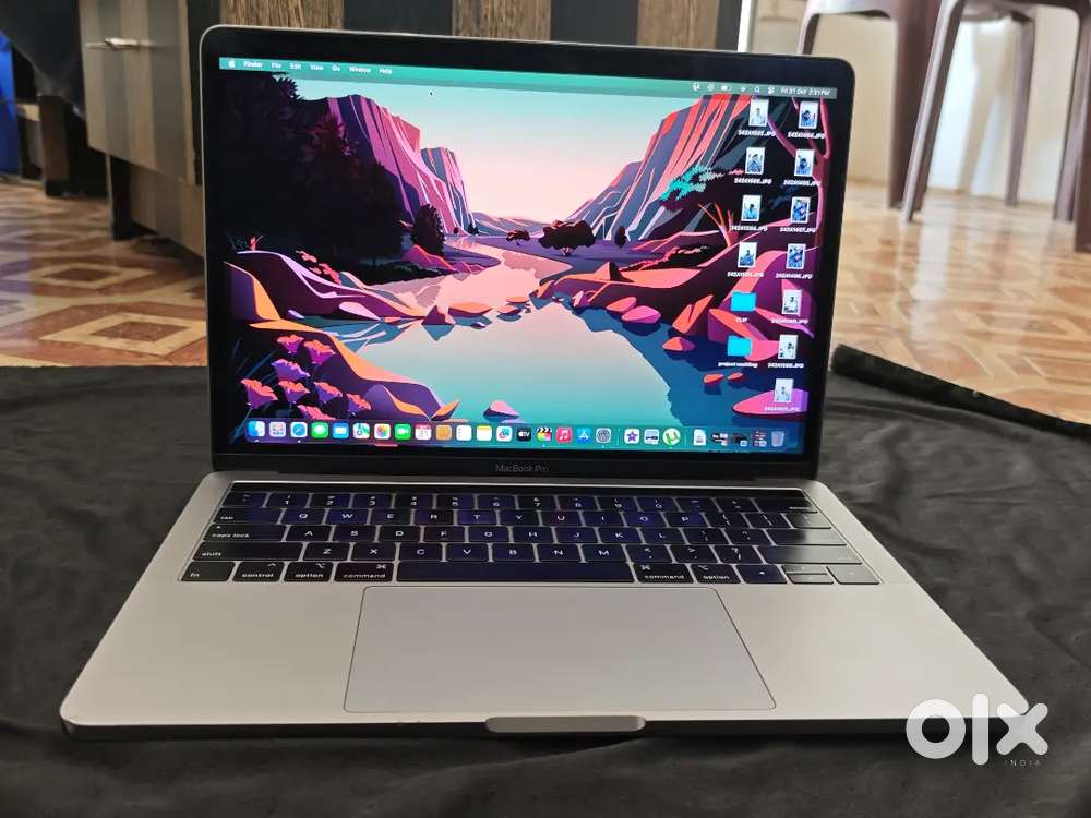 Macbook pro 2019 i7 16gb ram 256gb