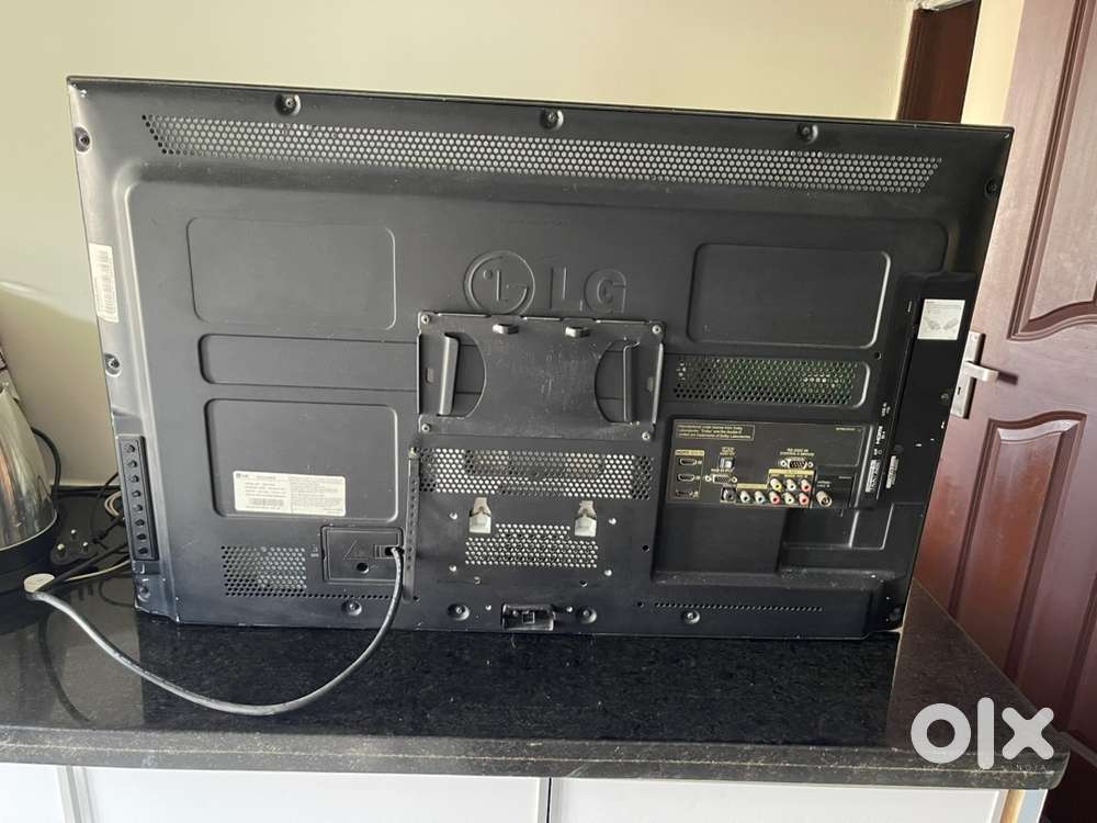 LG 32 LE 4600 LED TV for sale