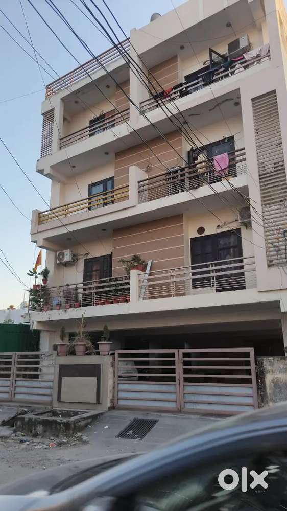 1 BEDROOM FURNISHED STUDIO APARTMENT STILL PARKING GMS ROAD PRIME LOC