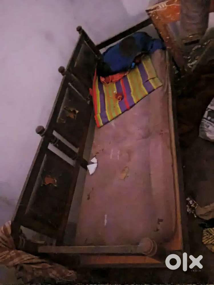 Old sofa for sell 1gadda