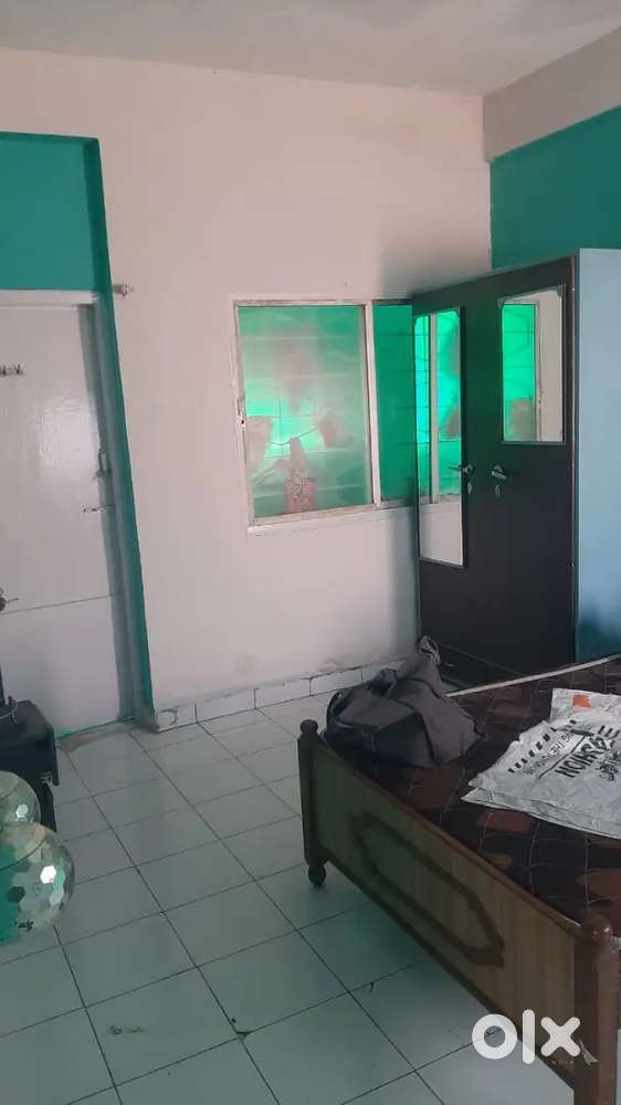 Urgent requirement girls flatmate