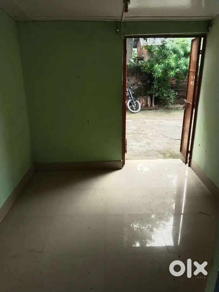 A 3bhk house for godown purpose