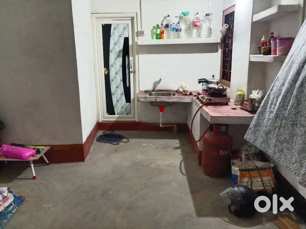 Looking for a roomate