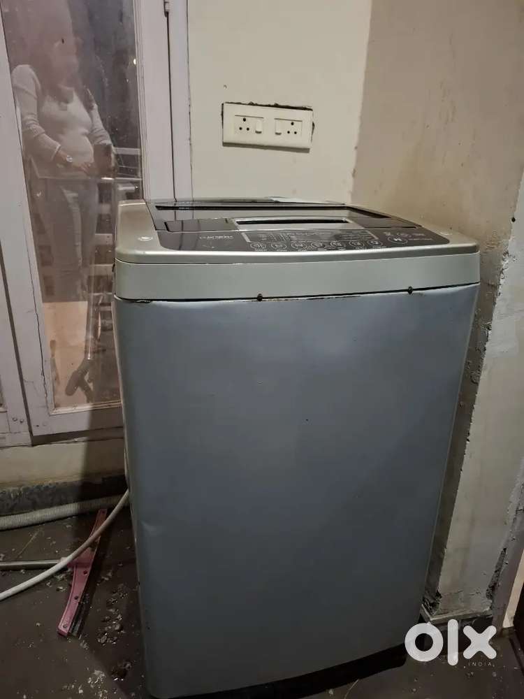 Fridge and washing machine