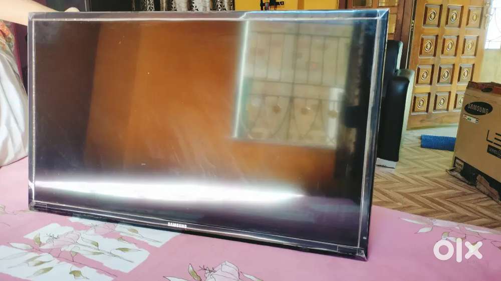 SAMSUNG LED TV  32