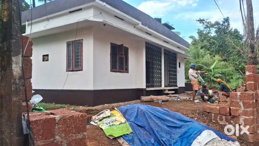 CNN airport near by 8km,and kuthuparmba town nearby 7 km