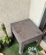Plastic table
