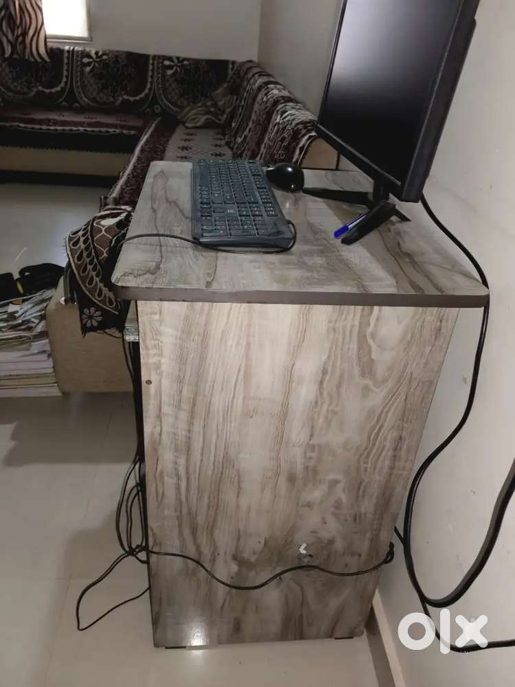 computer table