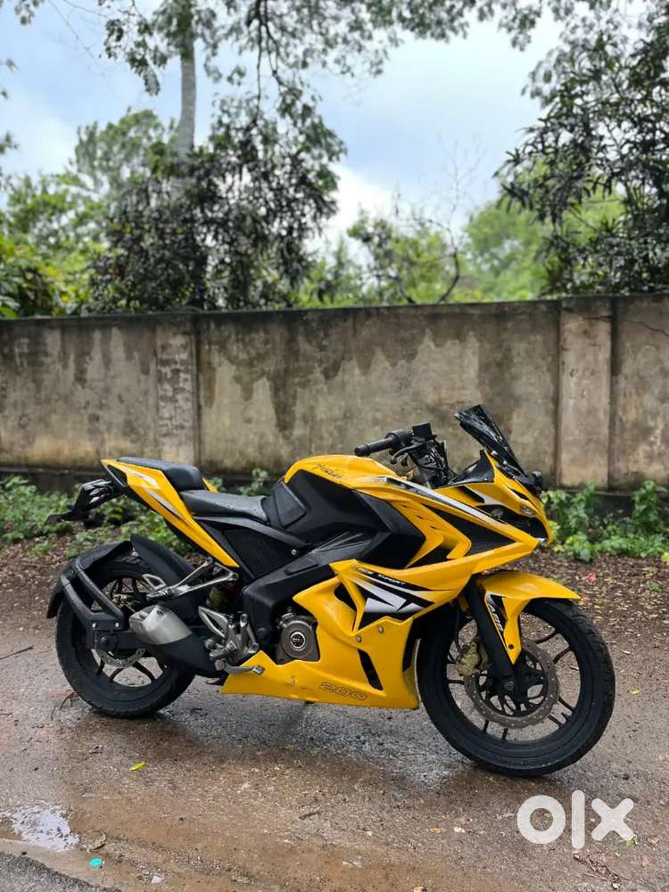Pulsar RS200 BS3 mint condition with sports kit installed ( 5th owner)