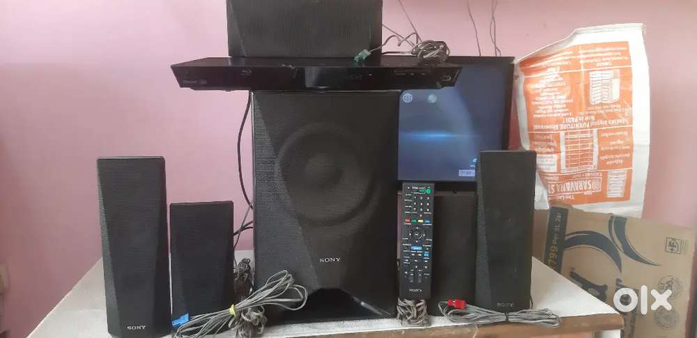 Sony 5.1 Home Theatre Blu-ray 3D 1000 watts Bluetooth