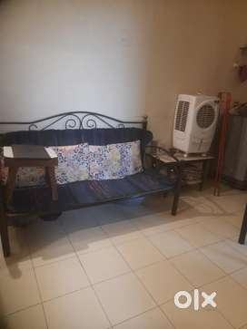 1bhk semi furnished flat in keshav nagar