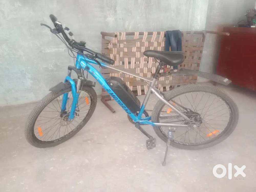 साइकिल बेचना है 20000 में बिल चार्जर सब है