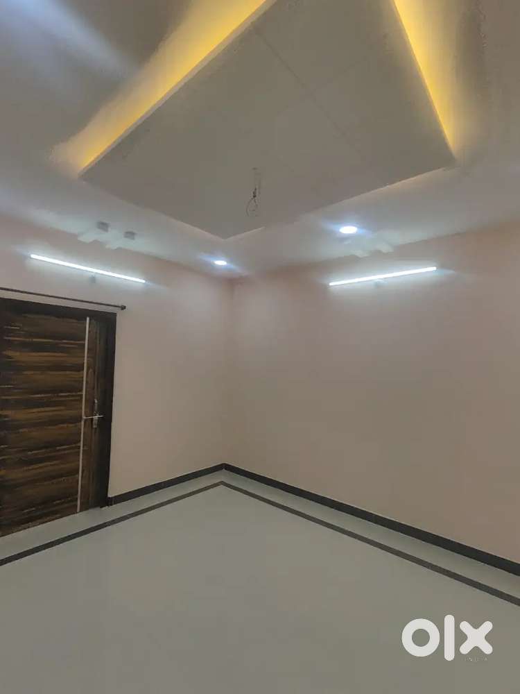 SHASTRIPURAM 2 PORTIONS 3BHK+3 BHK 2nd FLOOR LIFT 24 Hrs WATER PARKING