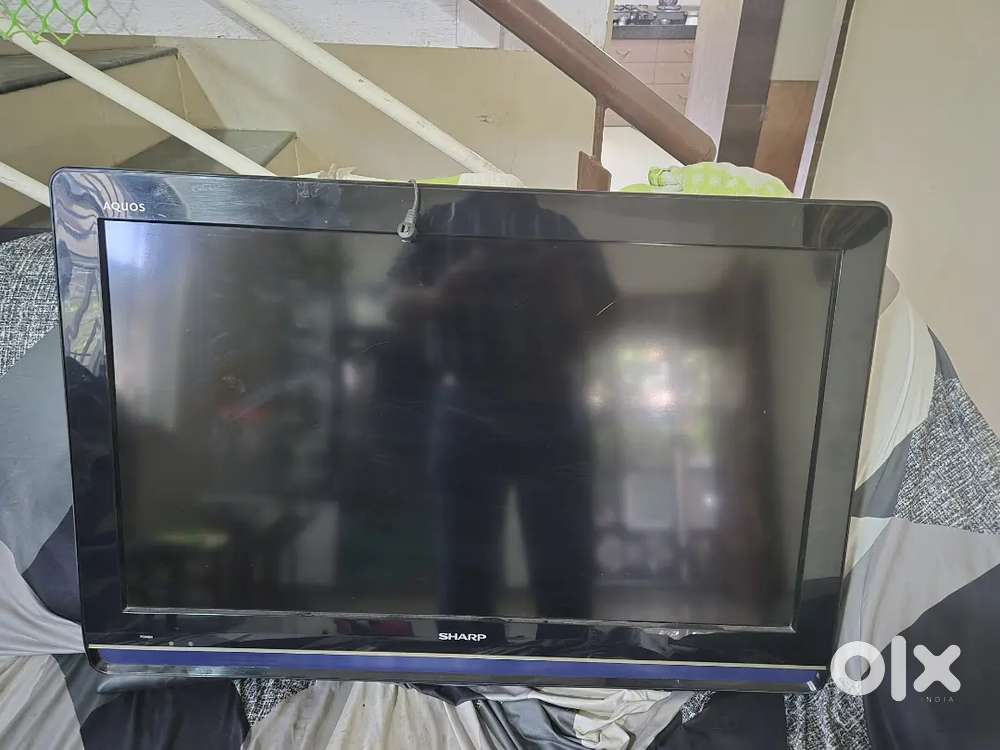 Sharp led TV with Nokia fire stick in  good condition for sale