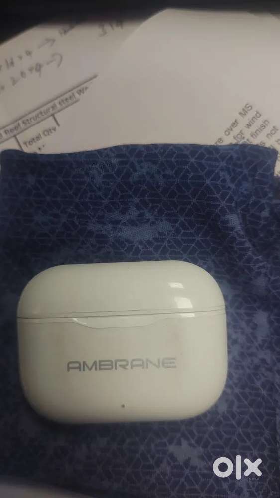 Ambrane Dots 38 TWS earbuds.