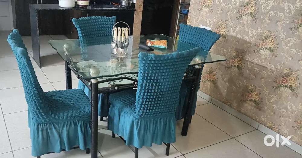 Dinning table with 4chair
