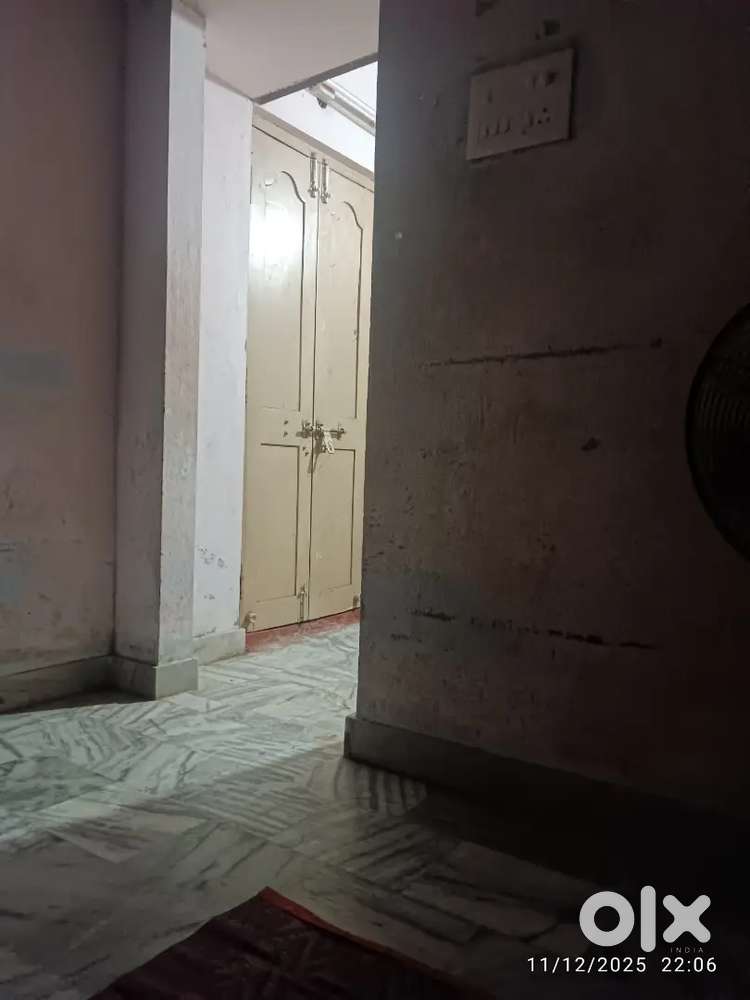 Room Sharing for men