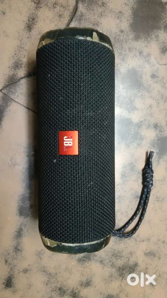 JBL flip 4 bluetooth speaker