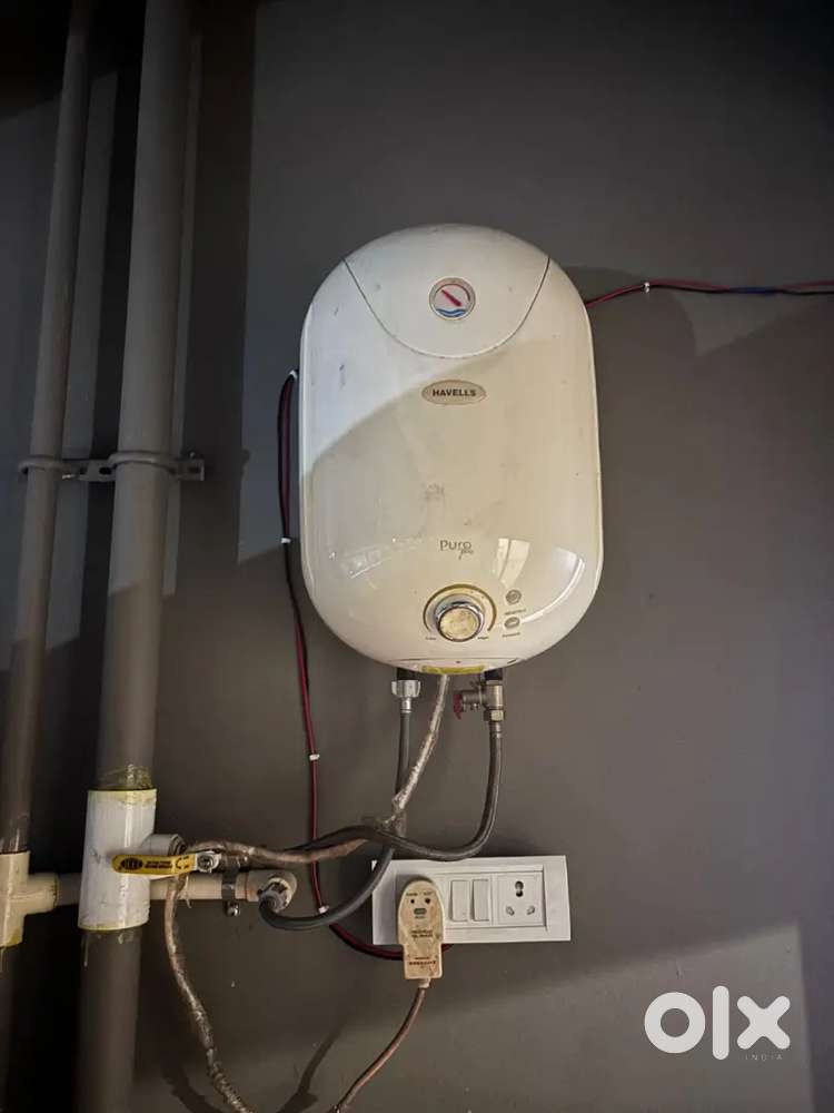 15 LITERS GEYSER OF HAVELLS IN VERY GOOD CONDITIONS AND NOT MUCH USED