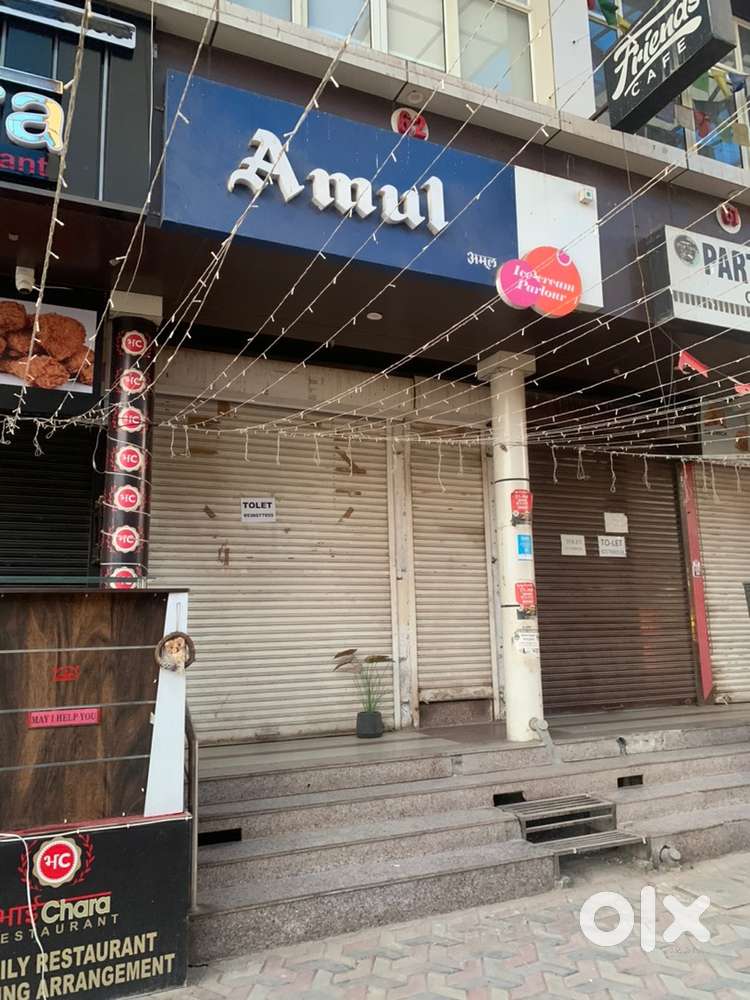 Office space (First floor) of 250 sq ft with toilet for rent