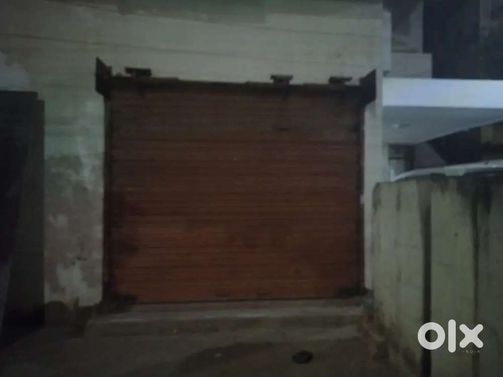 SHOP AVAILABLE FOR RENT