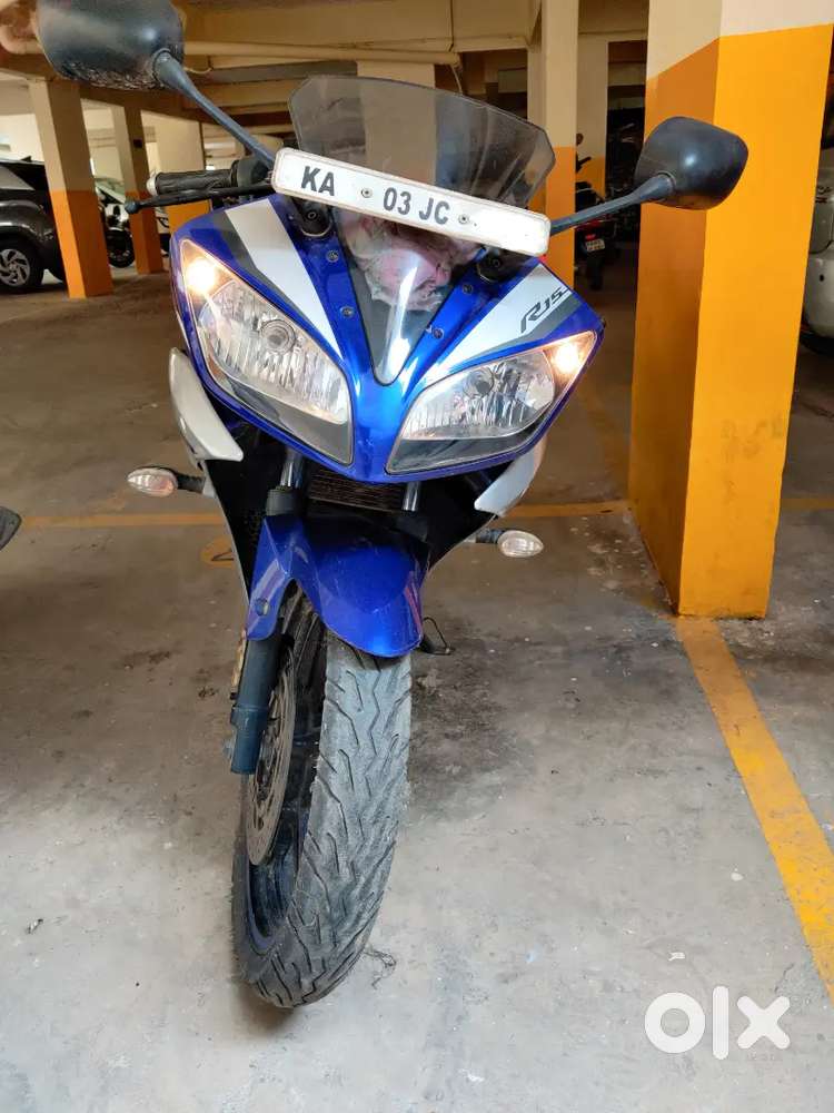 Yamaha R15 V2 - special edition