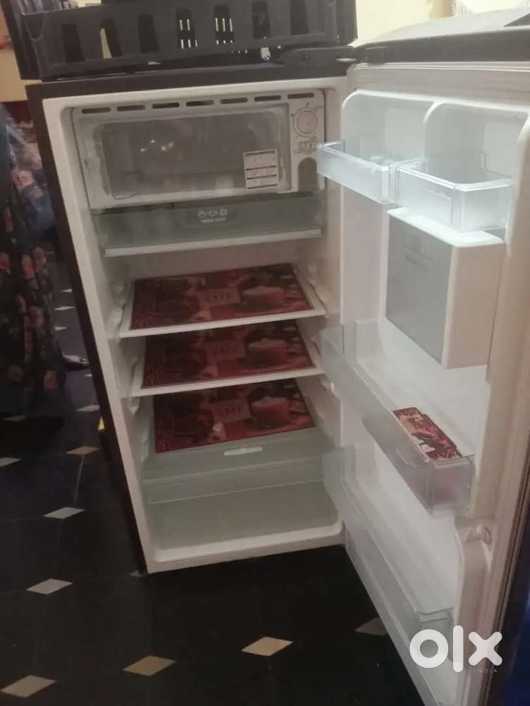 Lg refrigerator 215 liter