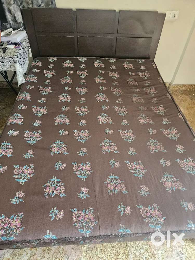 Cot, Mattress, Gas Stove