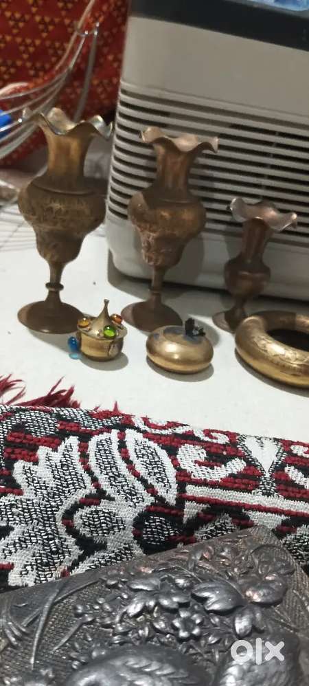 Antique old article with good brass 6 item