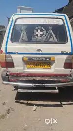 Toyota Qualis 2004 Ambyulance