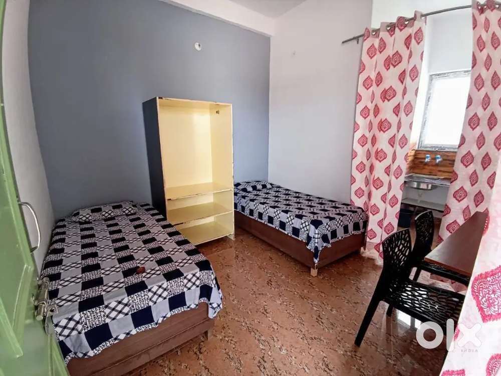 fully independent 1RK FOR RENT NEAR GRAPHIC ERA UNIVERSITY clementtown