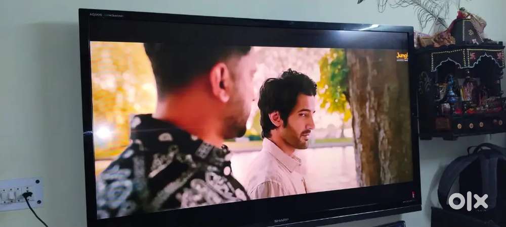 SaleMYSHARP AQUOS Quatrn techlnlogy 72''INCH Best LED TV and Inverter