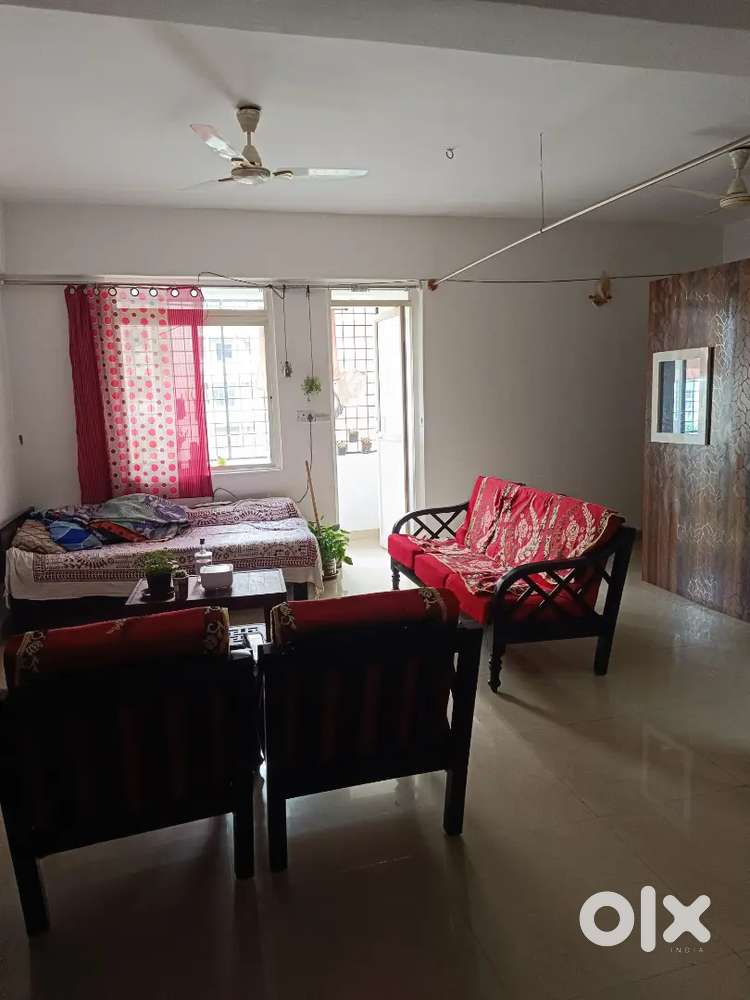 Urgent spacious flat for rent available