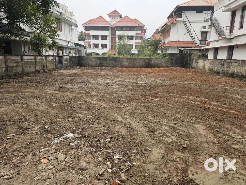 8.700 House Plot For Sale in Vennala Palarivattom