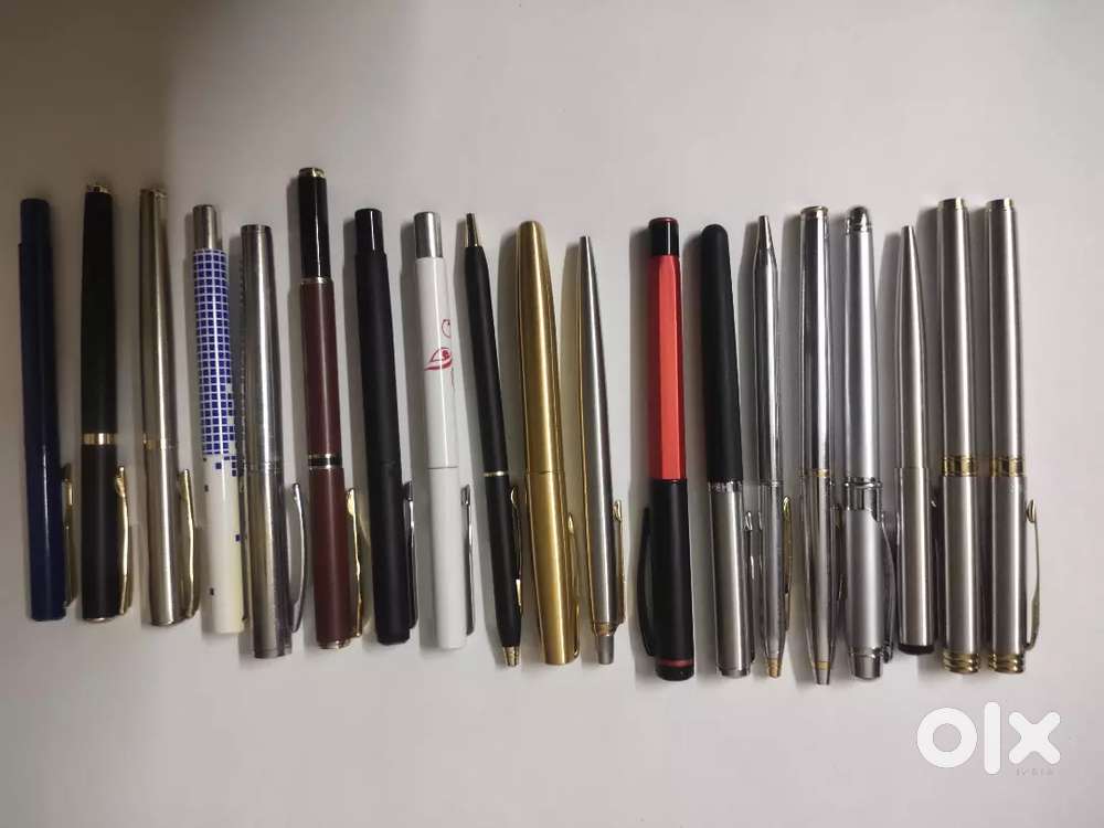 Huge pen collection (with pouch)