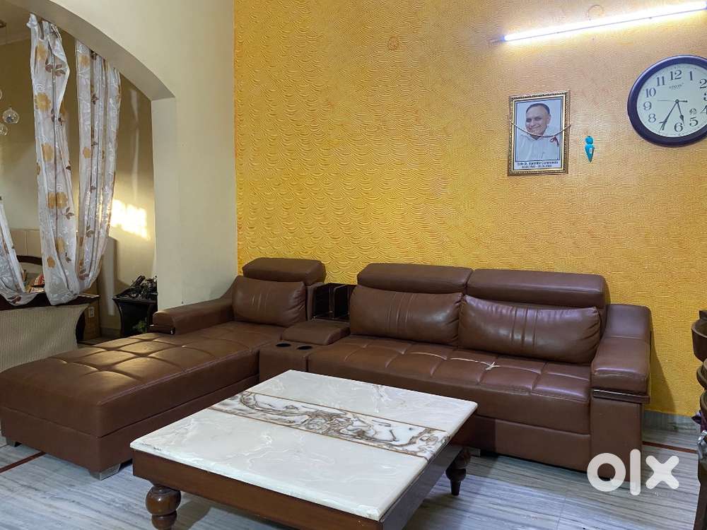 7 seater L shaped sofa set in excellent condition