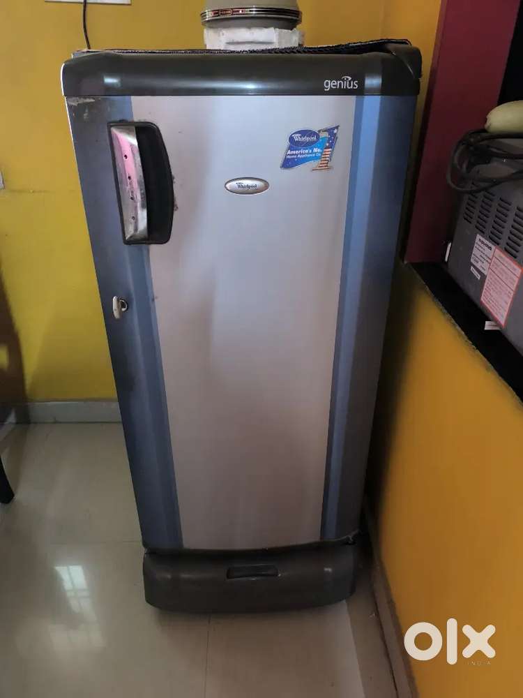 Selling running whilepool fridge with less price