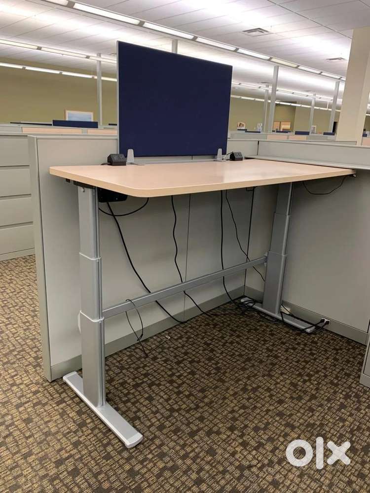 Height Adjustable Table HM with electric Fittings